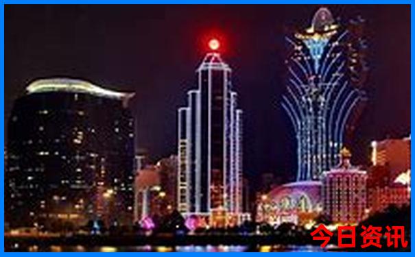 8月去三亚旅游合适吗